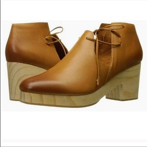 Kelsi Dagger 6 Brooklyn North Clog Bootie